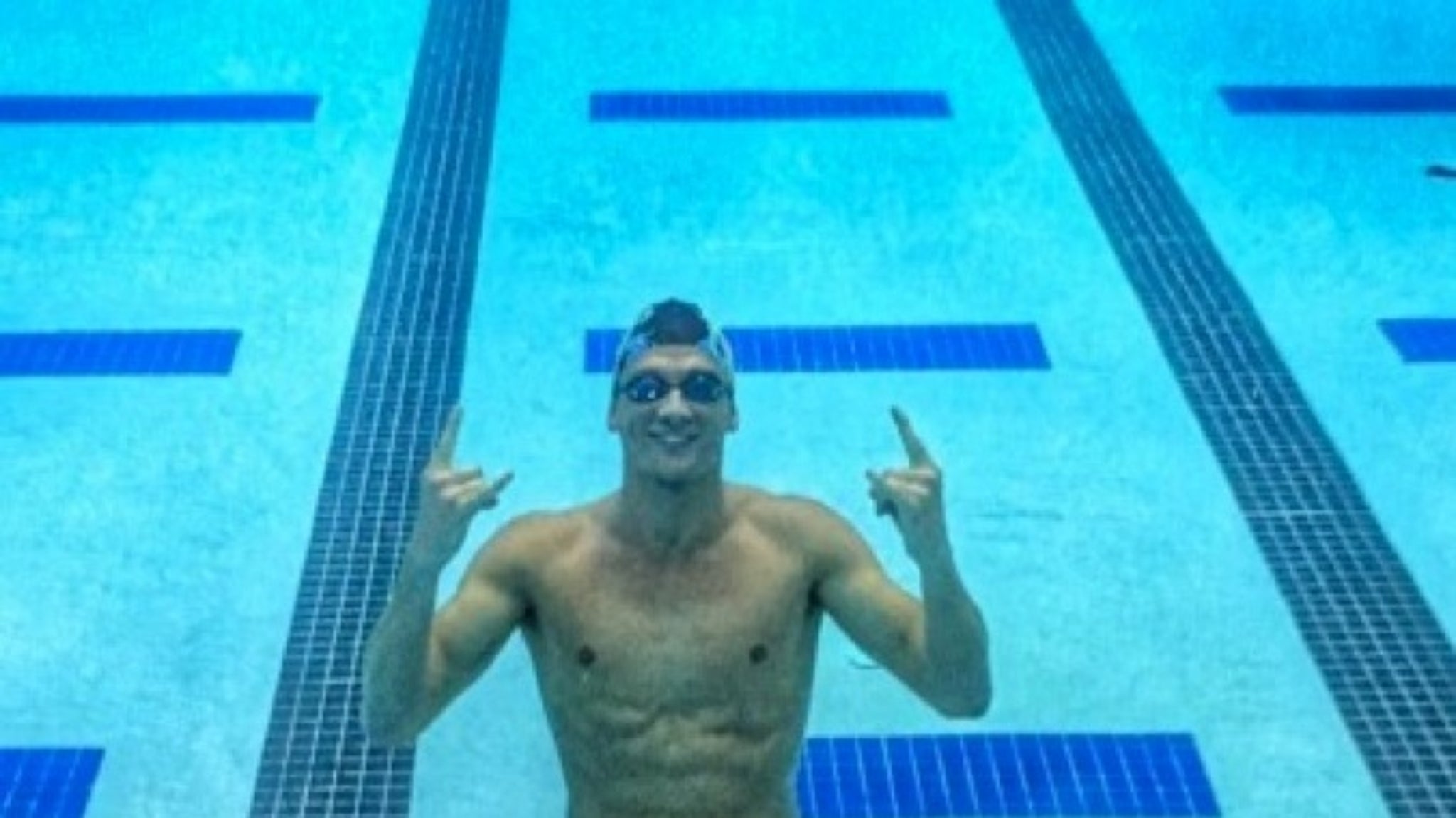 Olympic Swimmer Ryan Lochte S Shirtless Shots