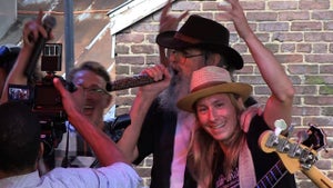 'Duck Dynasty' Star Si Robertson -- Rocking Out in Nashville With Local Band