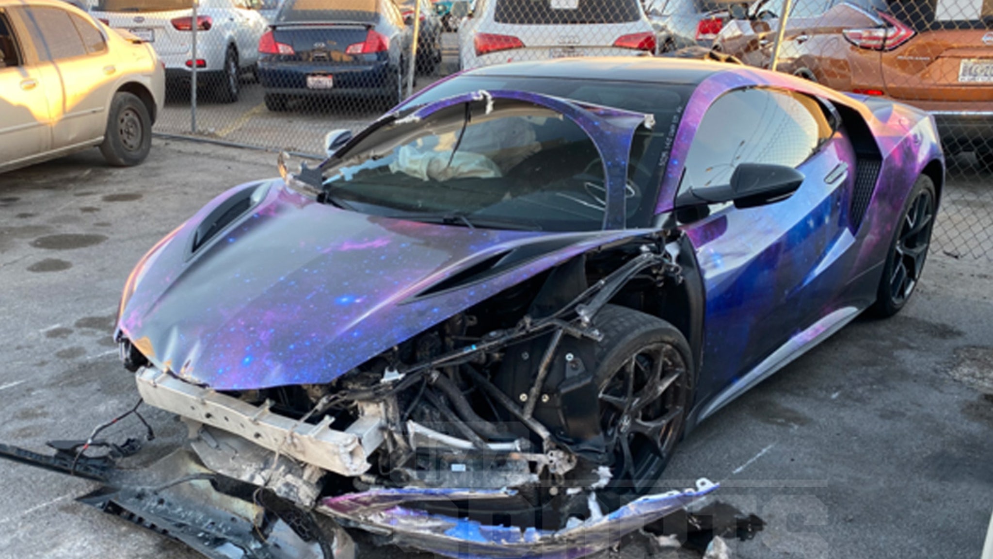 NFL star Josh Jacobs Crash Photos Show $ 160K Supercar mutilated after accident in Vegas