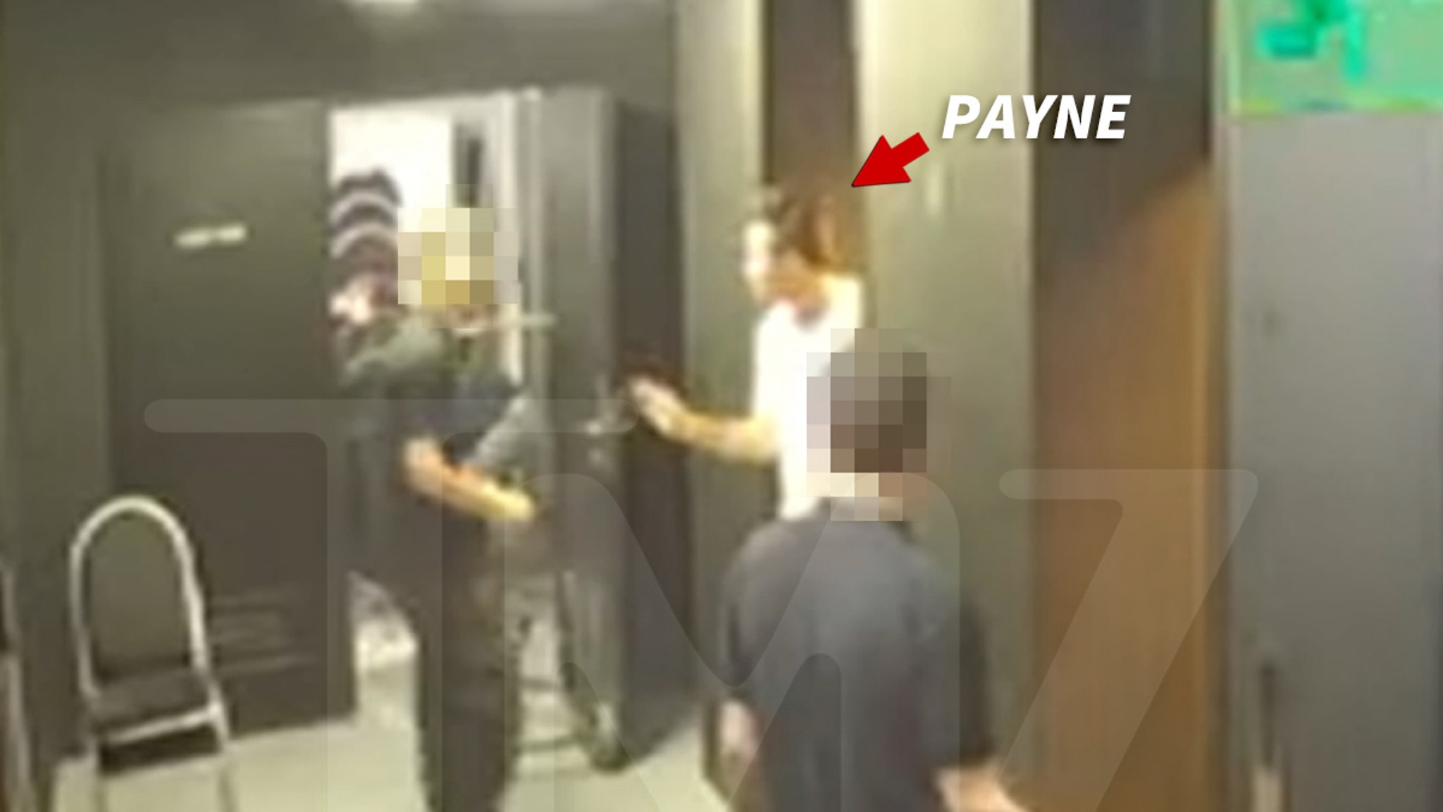 Liam Payne Talking to Hotel Staffer Charged with Drug Delivery, Video Shows