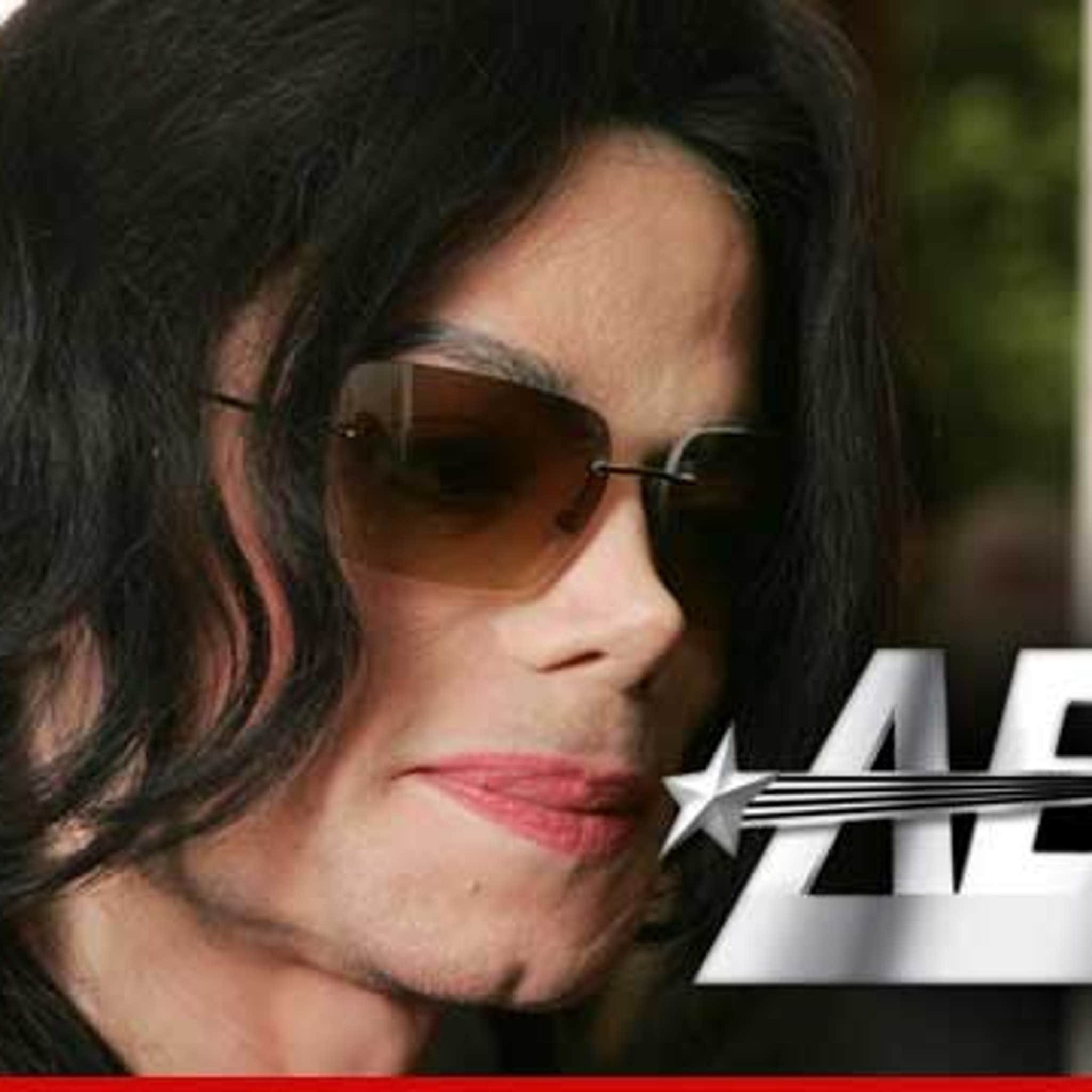 michael jackson looks like a woman