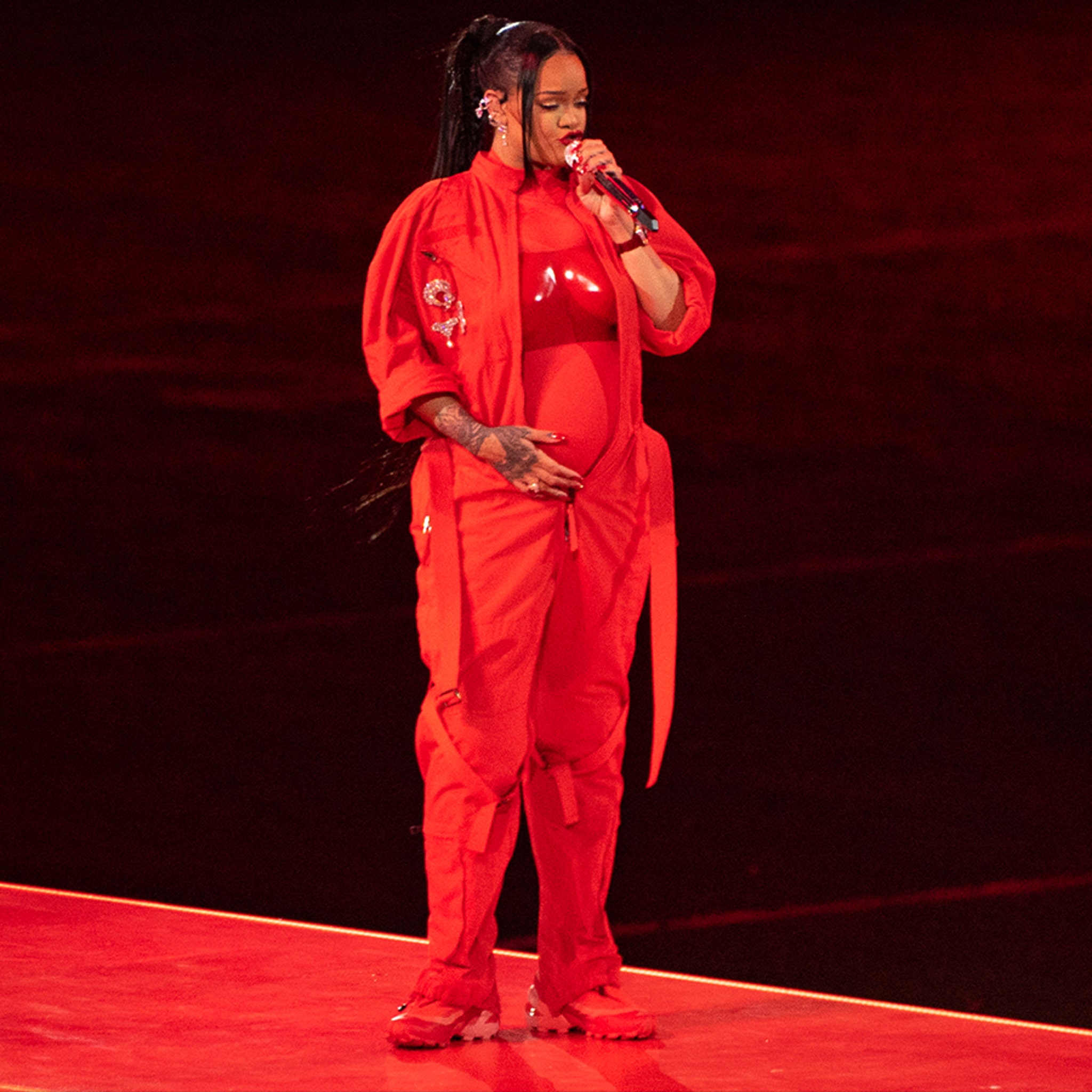 Rihanna Wore Baggy Clothes at Super Bowl Halftime Rehearsals to Hide  Pregnancy