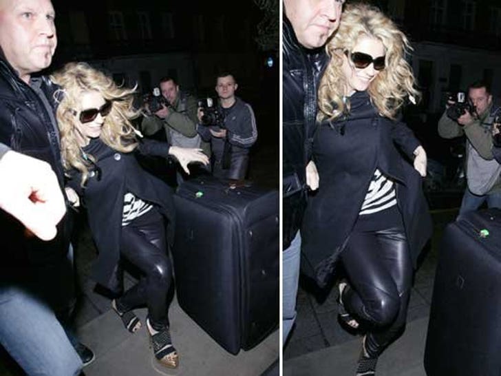 0222_kesha_fall_fame