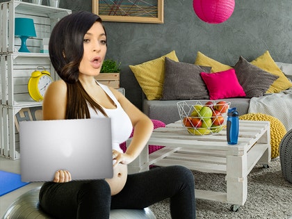 0125-kylie-jenner-baby-breathing-home-fun-art-tmz-getty-02