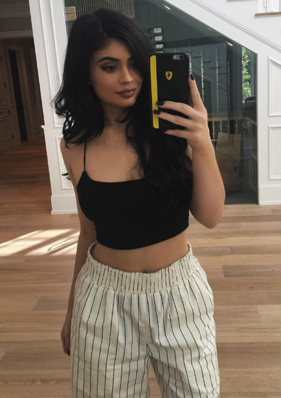 kylie_jenner_instagram_hot_shots_photos_01