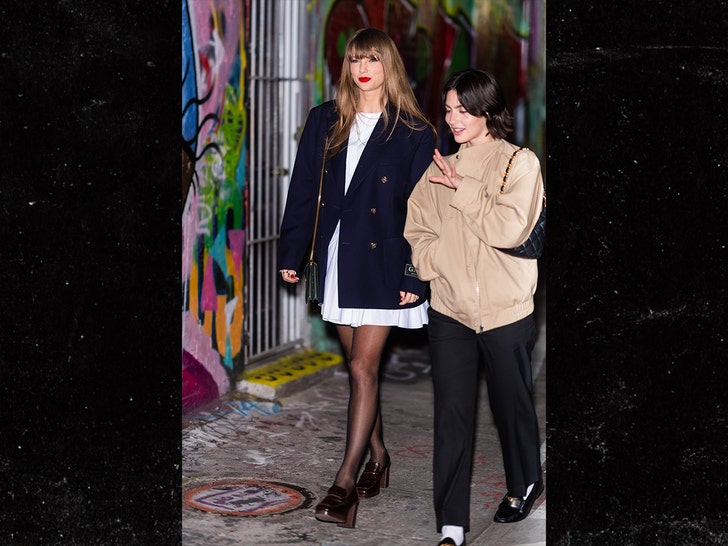 Taylor Swift Nails the Preppy Fall Look on a Girls' Night With Gracie Abrams