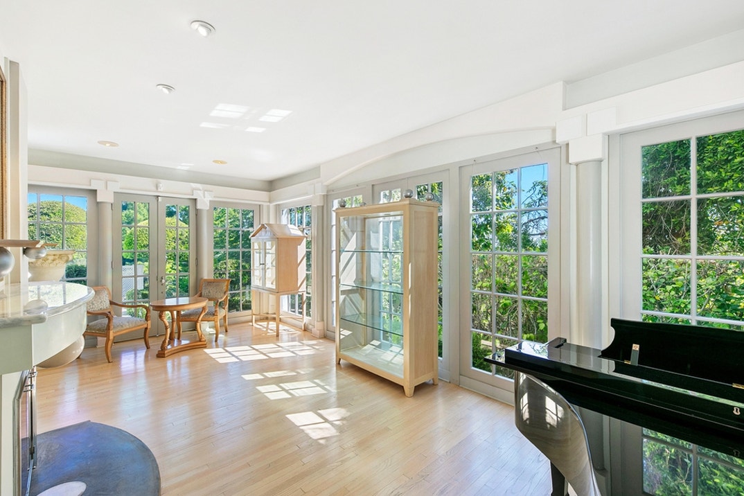 Richard Simmons Home Sale 5