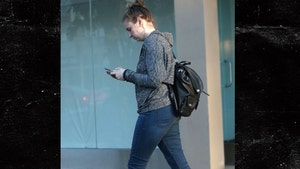 Lena Dunham Loses Weight While Her 'Girls' Character is Pregnant (PHOTOS)