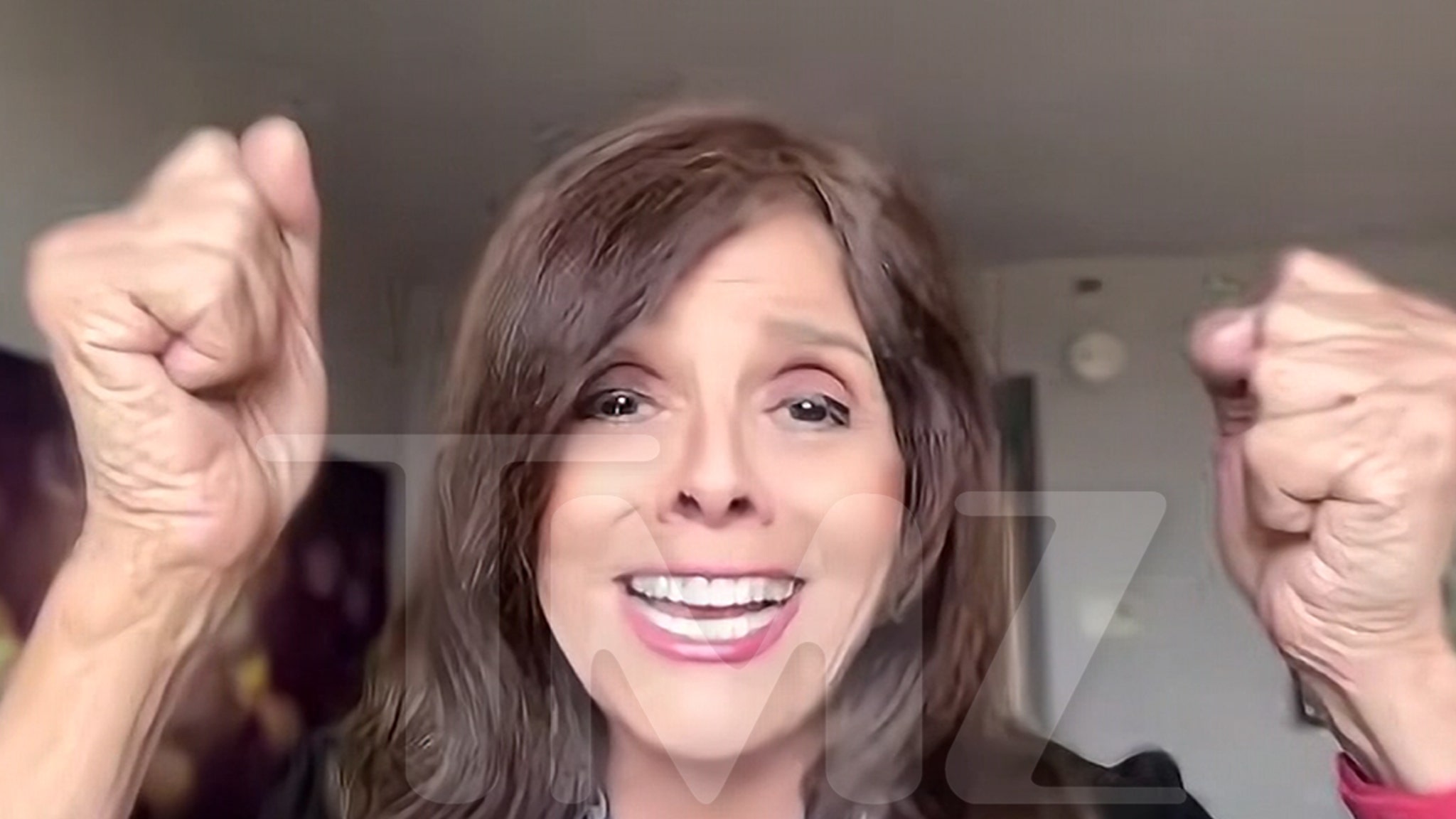 Naakte ‘groene godinnen’ dwalen door New York en strijden tegen Jimmy Fallon tijdens de Webby Awards-stemming