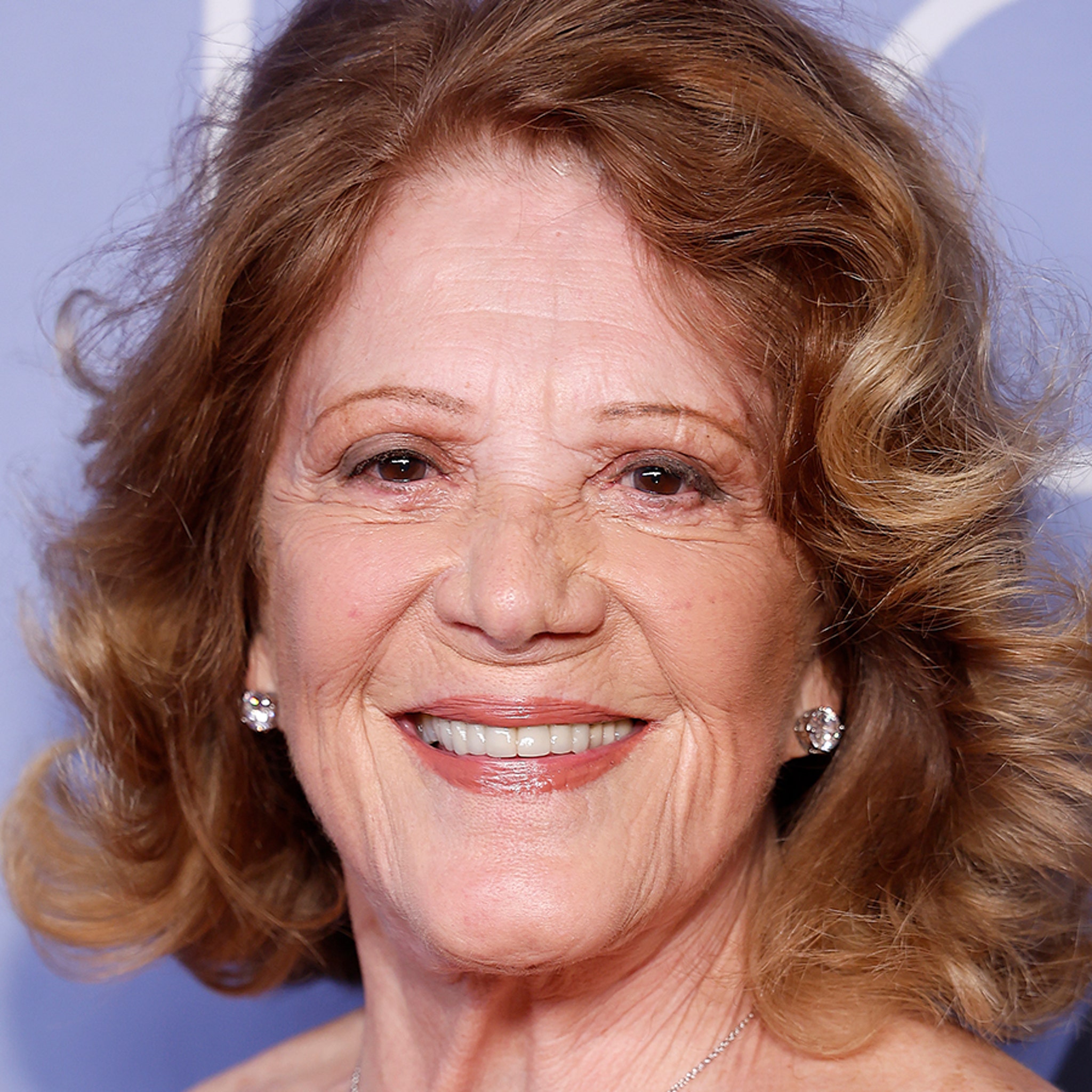 Alice' Sitcom Star Linda Lavin Dead at 87 from Cancer