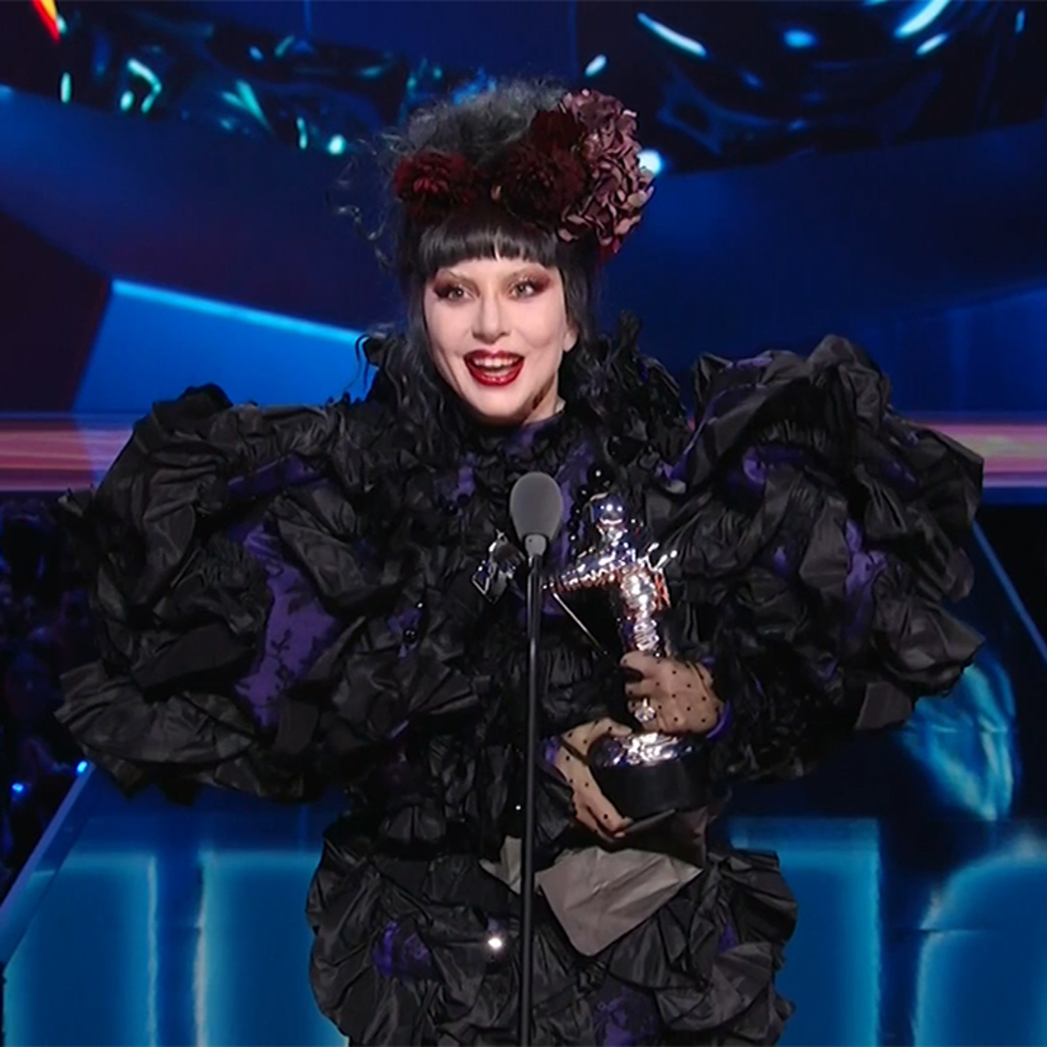 gaga Lady Gaga Rushes to MSG For Show After Winning Artist of the Year