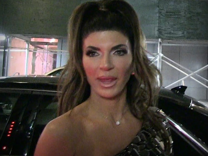 0720-Teresa Giudice-tmz-01