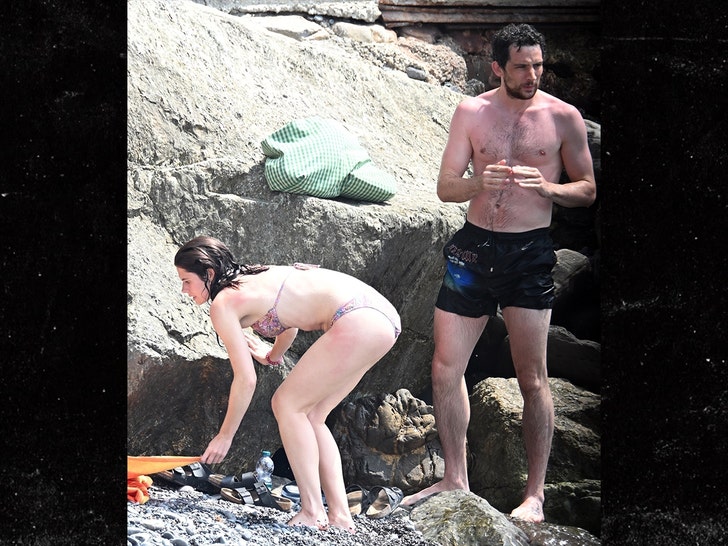 That s Amore With Josh O Connor Girlfriend Alison Oliver In Portofino 