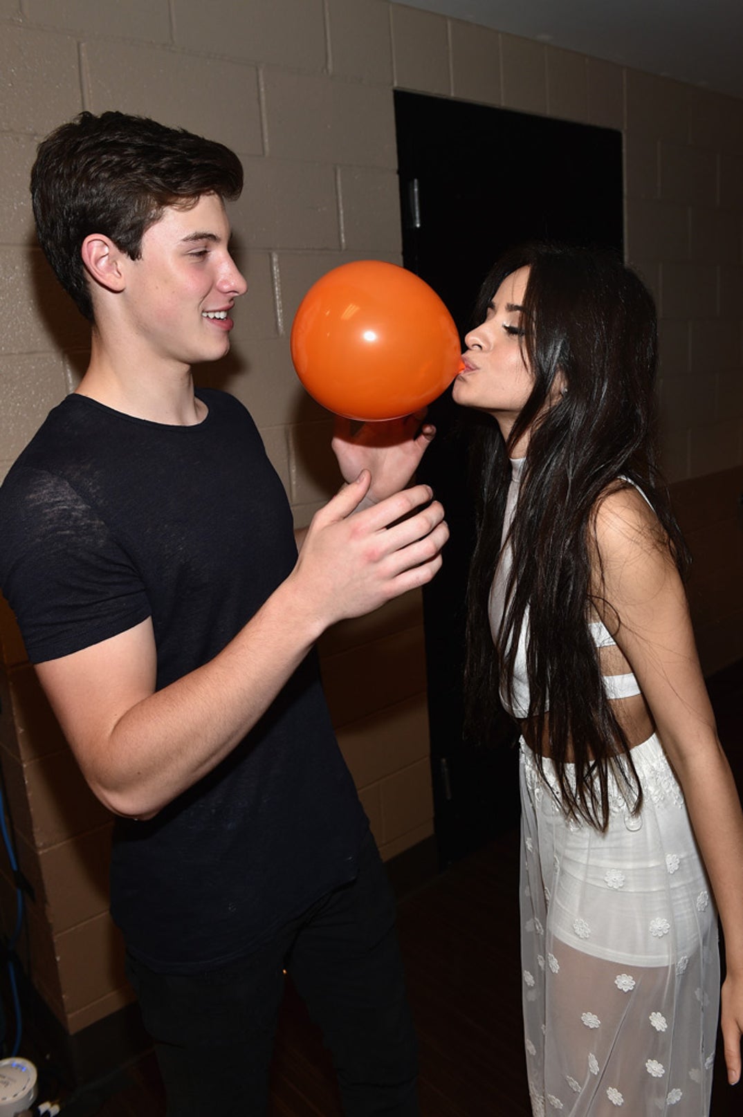 shawn-mendes-camilla-cabello-together15