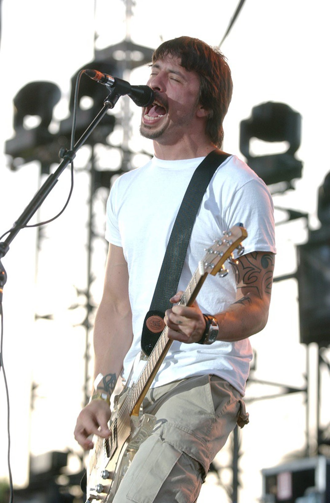 2002: Dave Grohl rocks out with the Foo Fighters