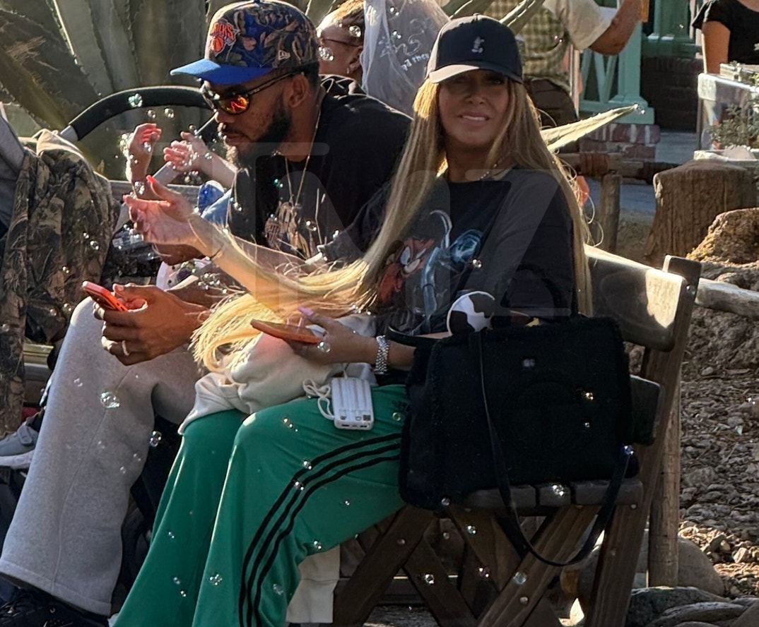 Jordyn Woods Disney Land 4
