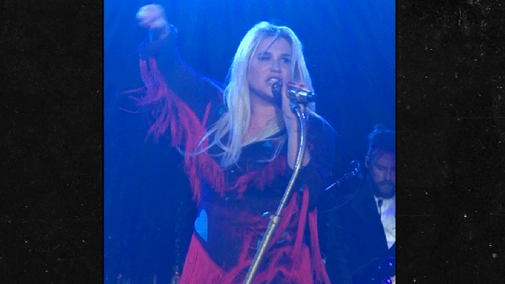 091817_kesha_kal