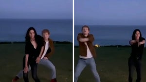 Courteney Cox and Ed Sheeran Recreate Monica/Ross 'Friends' Dance