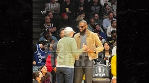 Chevy Chase Meets LeBron For First Time At Laker Game, Hangs With Jeanie, Jay Mohr