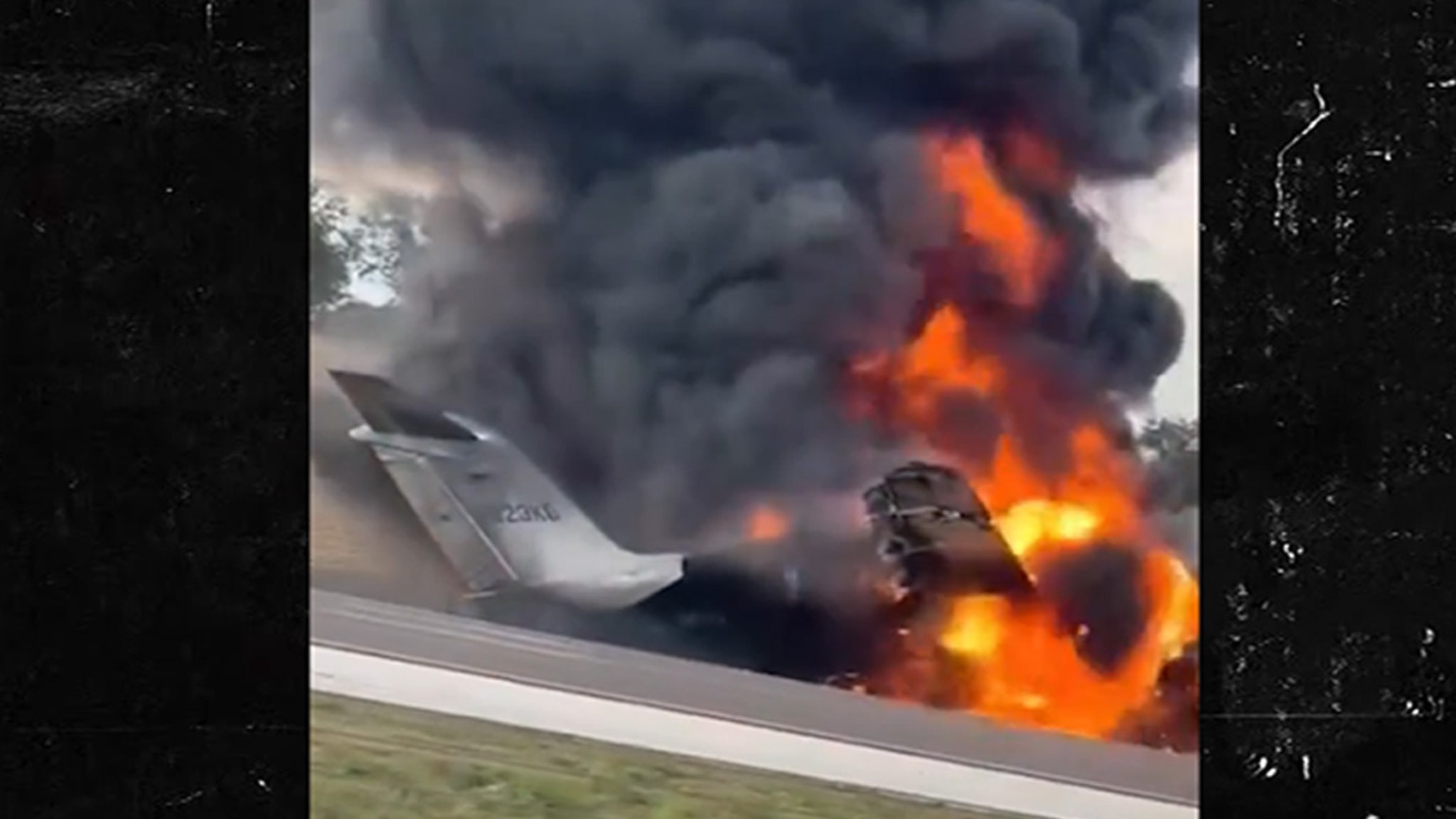 Small Plane Crashes and Burns On Florida Highway, 2 Killed