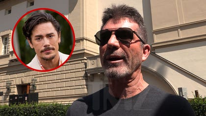 032526_simon_cowell_kal