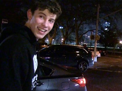 121215_shawn_mendes_p