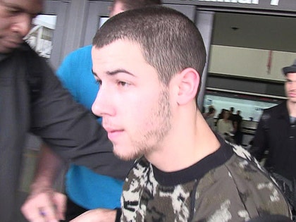 1108-nick-jonas-TMZ-02