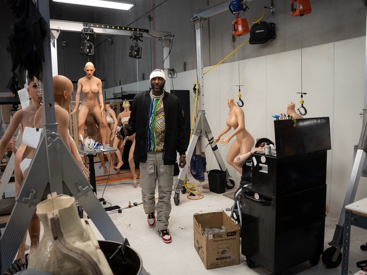 Lamar Odom Sexy Toy Factory photos 0