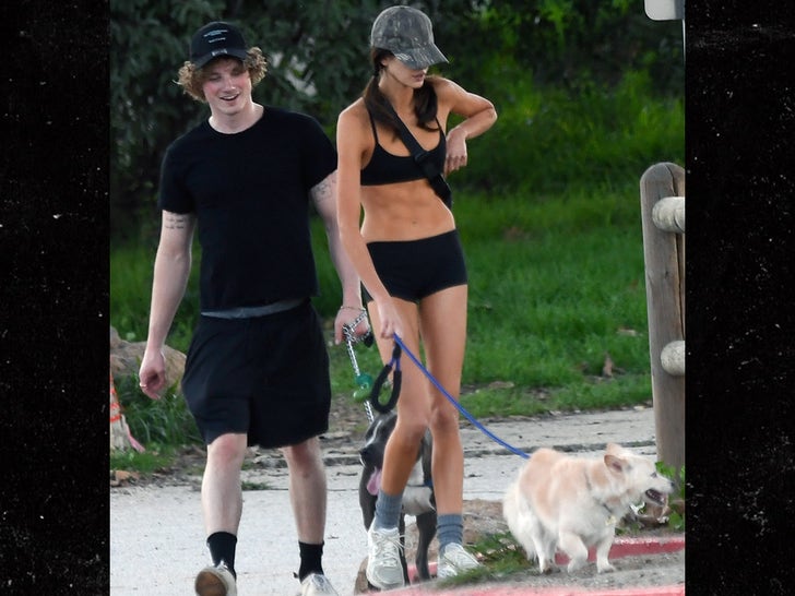 1126-Kaia-Gerber-Toned-Abs-Walk-Sub2