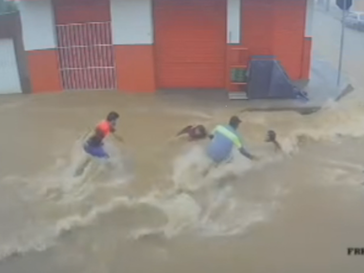 021226 Rescate por inundaciones Sub1