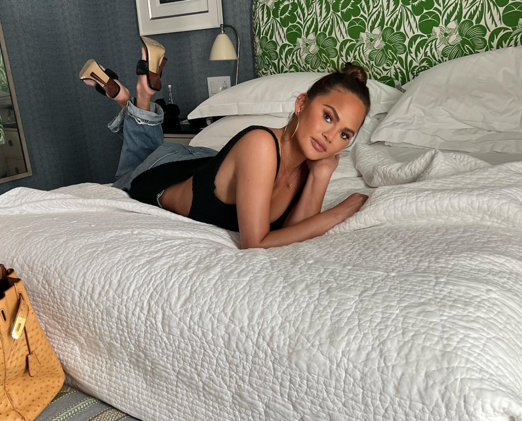 0618 Chrissy Teigen Hot Shots 3