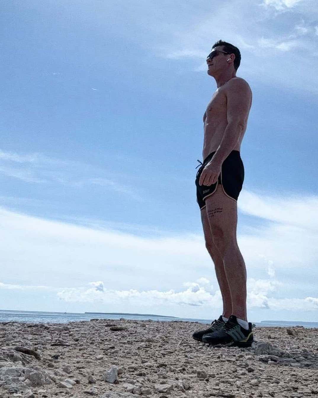 Luke Evans Shirtless Shots 7