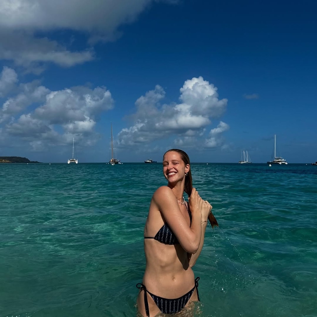 Abby Champion Hot Shots 8