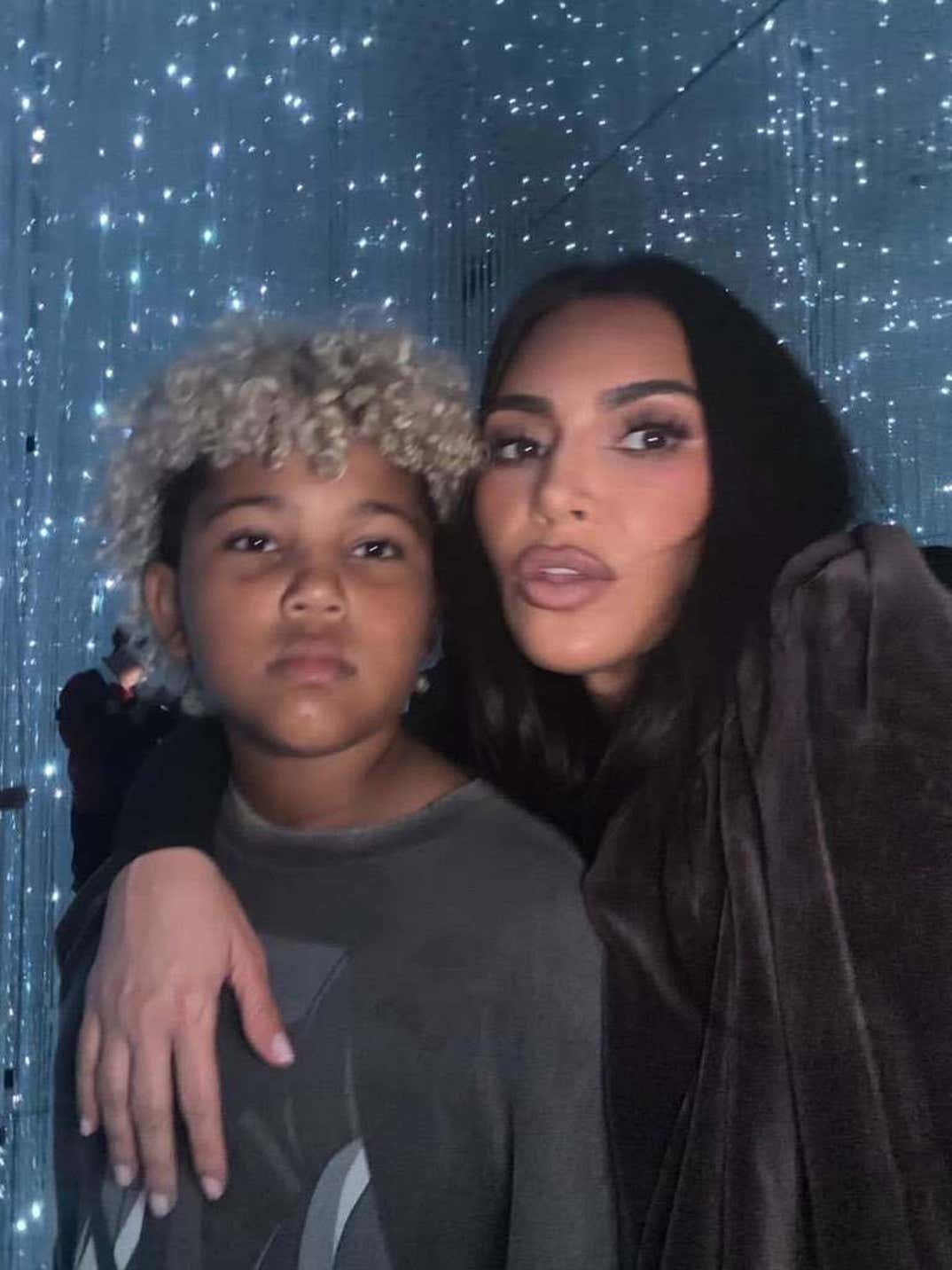 Kim Khloe Kardashian Fam Tokyo Trip 16