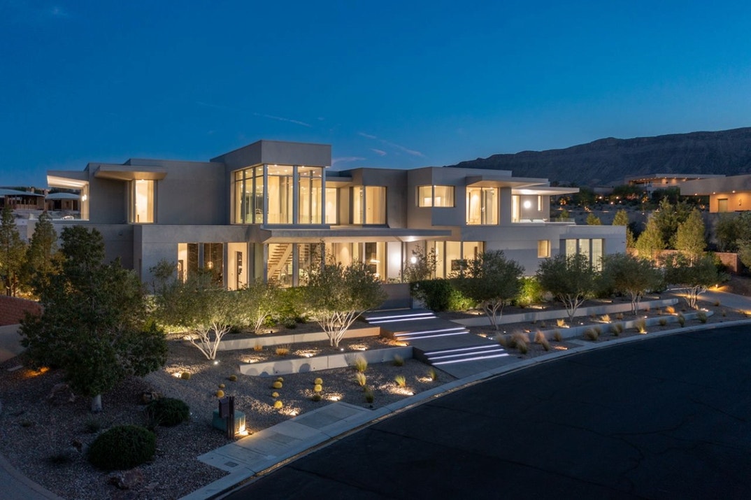 Steve Dimopoulos Home 5