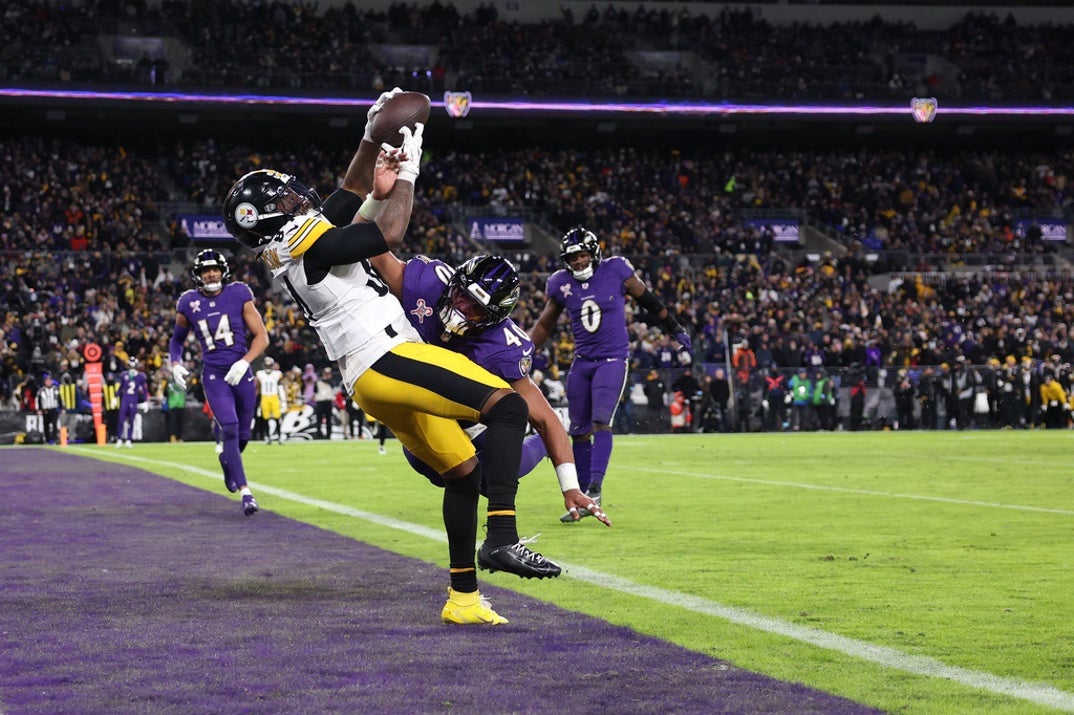 Cordarrelle Patterson On The Field 8