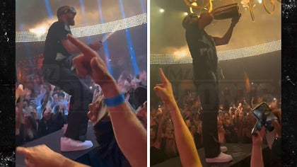 022523_chiefs_celebration_kal_v2