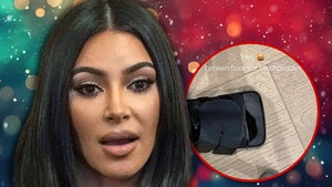 kim kardashian broken foot boot holiday