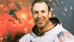 0808-Remembering-Jim-Lovell-PRIMARY