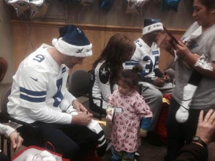 1216-tony-romo-twitter