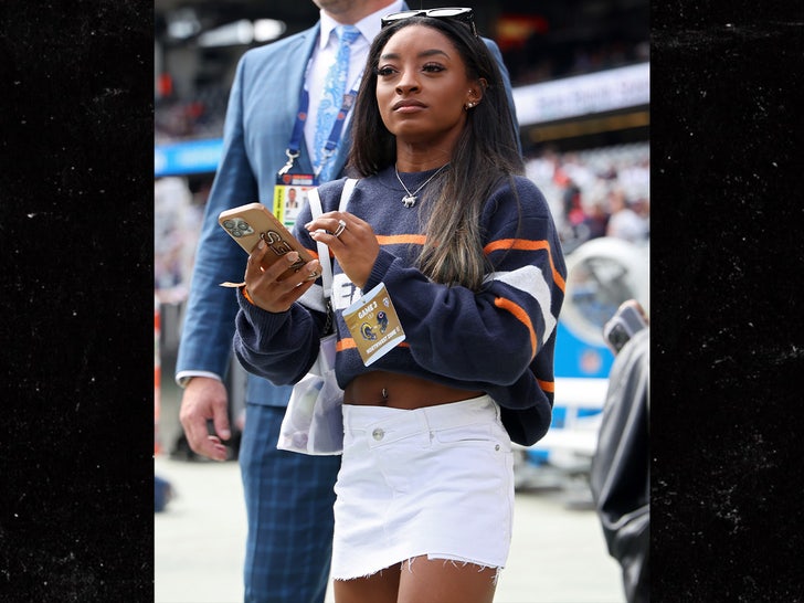 092924 simone biles at bears game sub getty 2