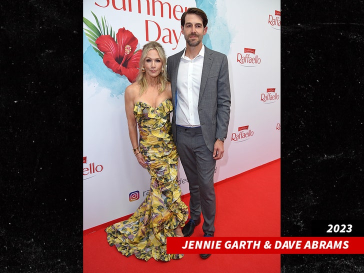 Jennie Garth and Dave Abrams getty 1