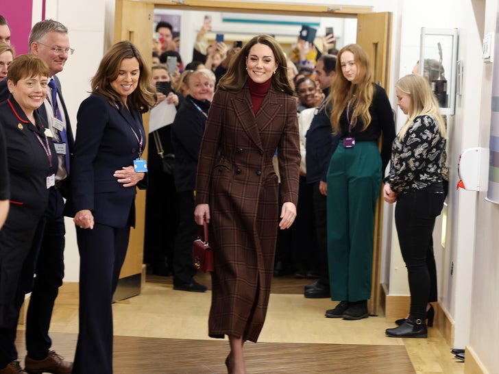 0114-Kate-Middleton-Visits-Hospital-SUB-2