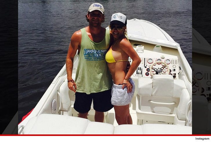 Britney Spears -- Not Dating Random Louisiana Guy Just Showing :: 0621-britney-spears-with-new-man-instagram-3