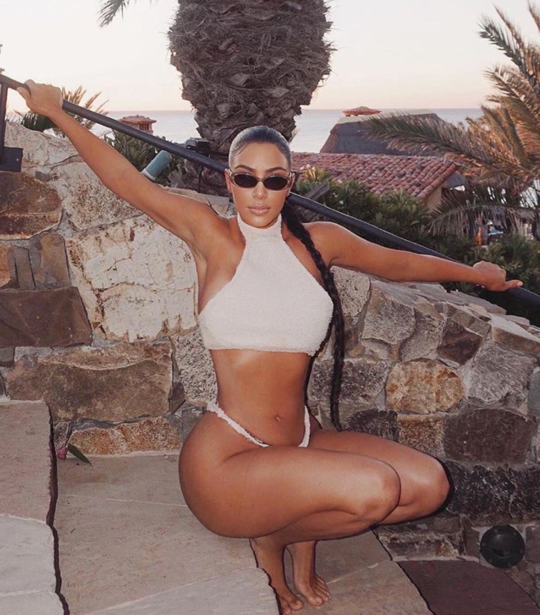 kim-kardashian-2020-hot-shots-photos05