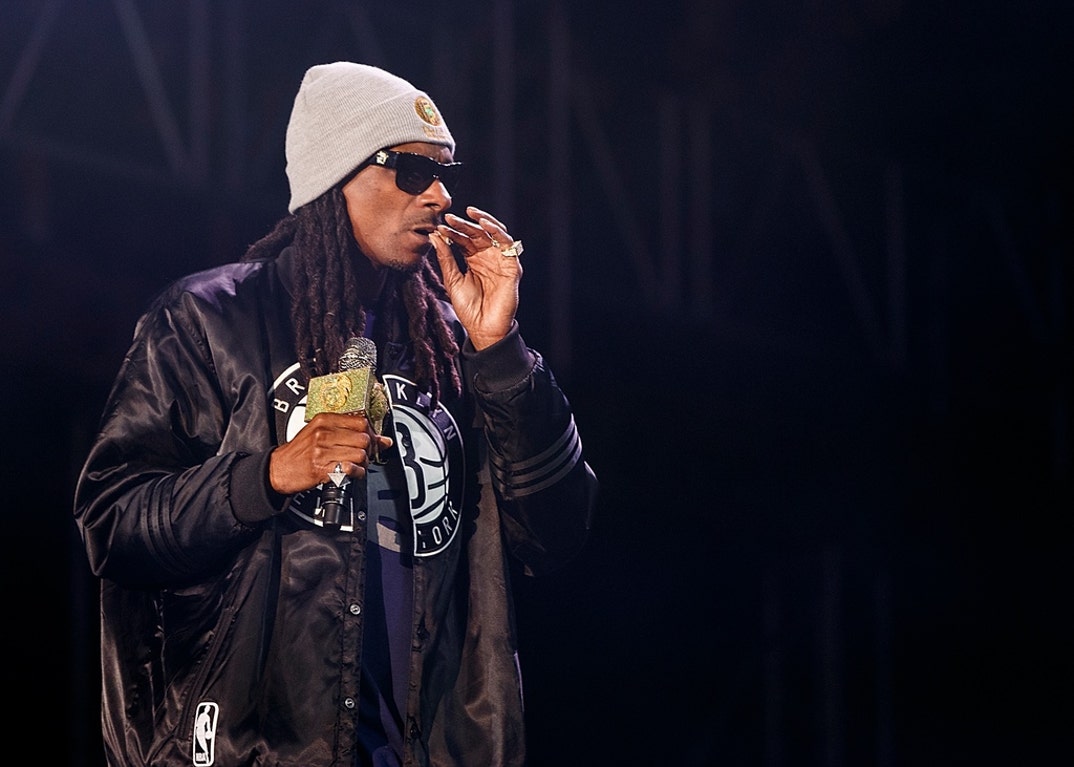0419 Snoop Dog Smoking Shots 1