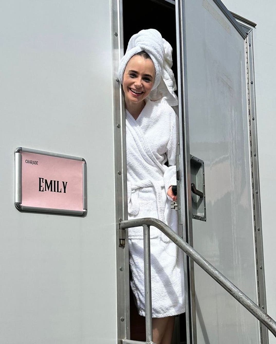 0816 Emily In Paris BTS 52