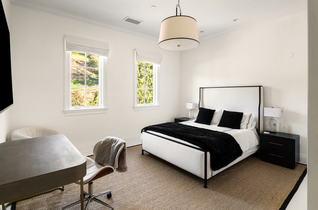 Paul Anka Relists Sherwood Estate 30