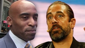 Tiki Barber Says Aaron Rodgers Couldn't Handle NY Media, He's Too Sensitive