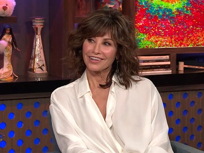 080824_gina_gershon-primary